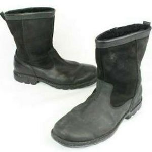Uggs Mens Hartville sheepskin leather boots